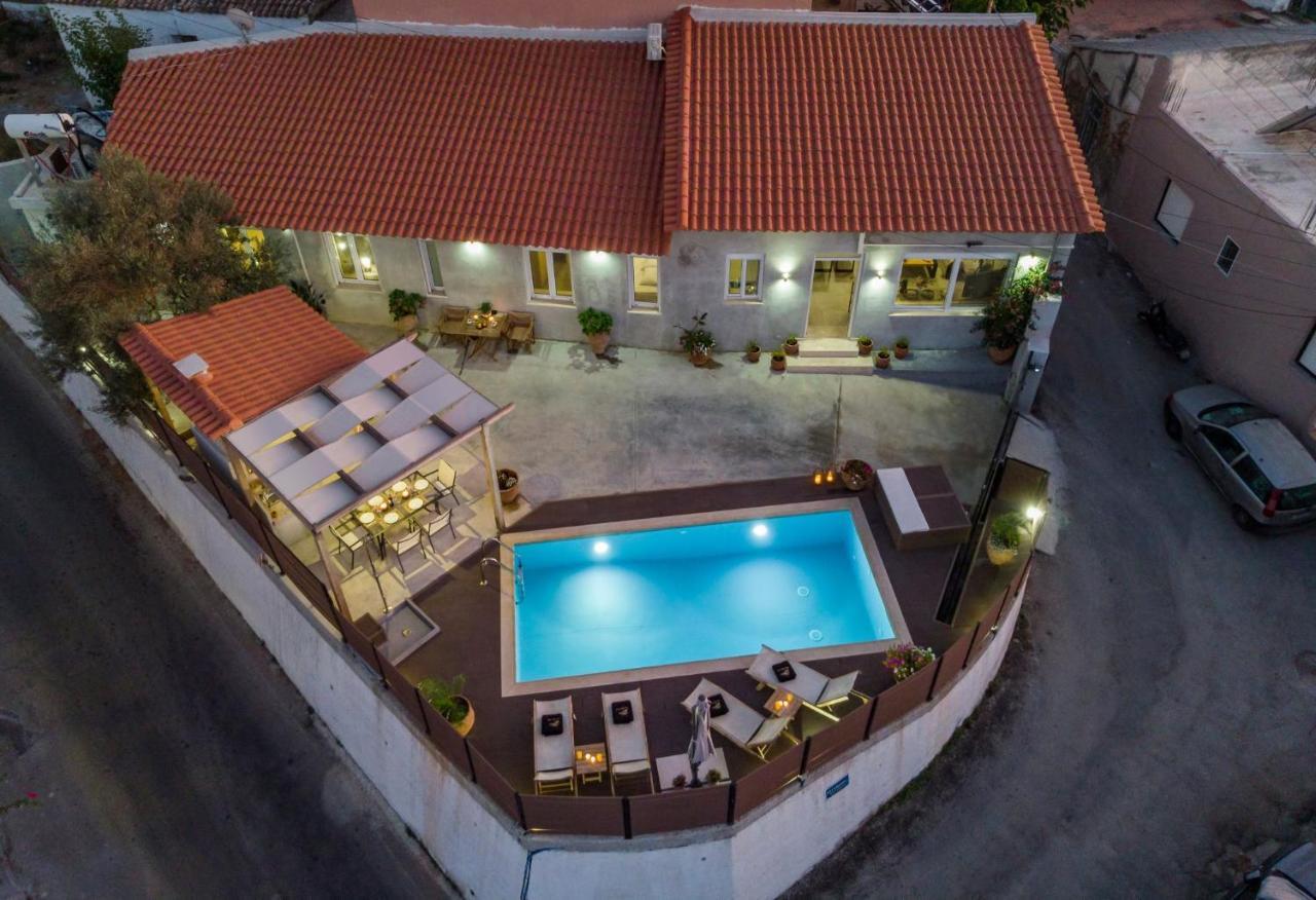 Villa Roxanne Galatas  Luaran gambar